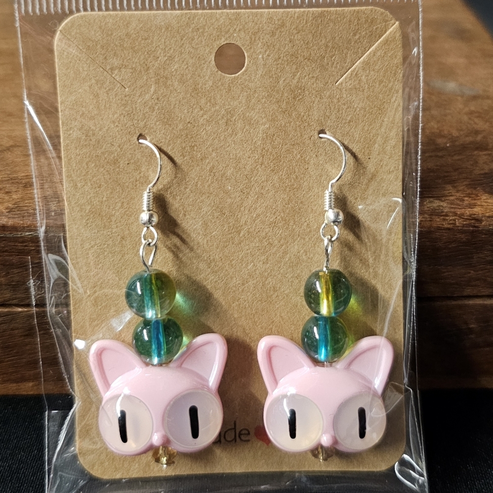Cat Face With Big Eyes Earrings Pink w/Greenish Blue Beads NEW